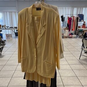 Claude Women's Light Yellow Blazer